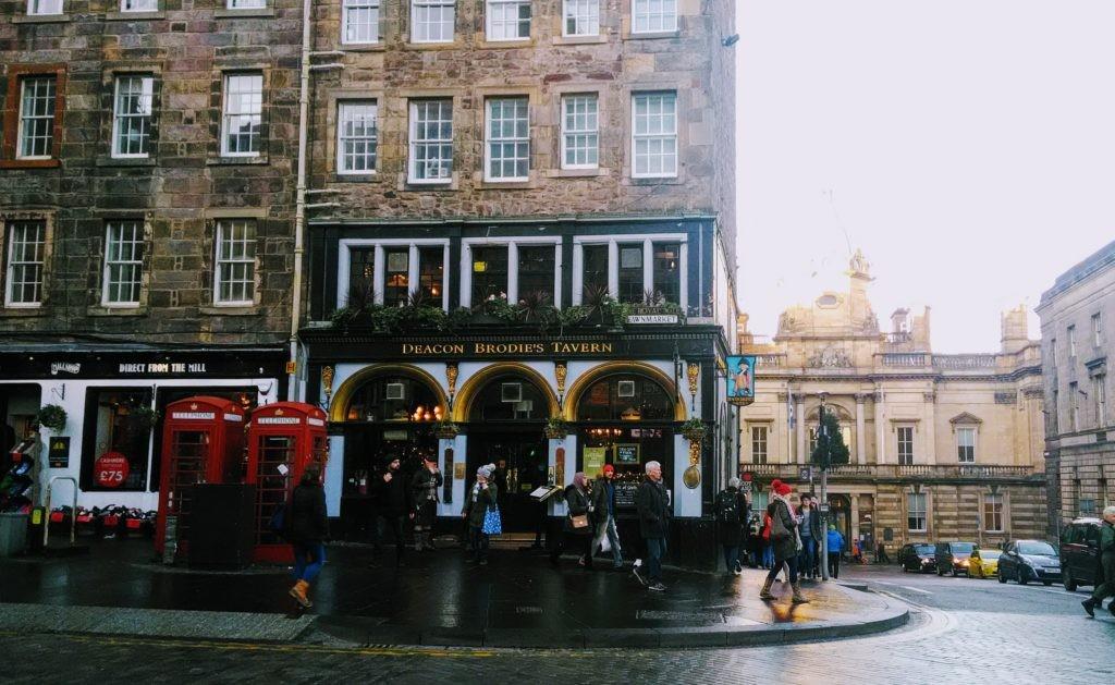 Топ-7 бесплатных занятий в столице Шотландии Эдинбурге